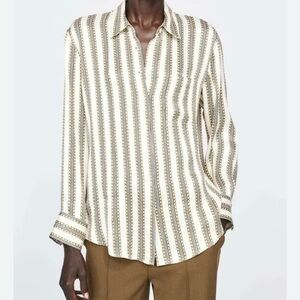 ZARA ECRU LAPEL COLLAR CHAIN PRINT Button Down Shirt Size S
